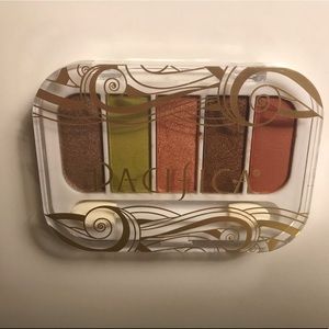 ✨FREE WITH CLOSET PURCHASE Pacifica Eyeshadow